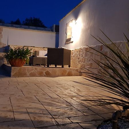 Trullo Degli Augelli Guest House San Michele Salentino Bagian luar foto