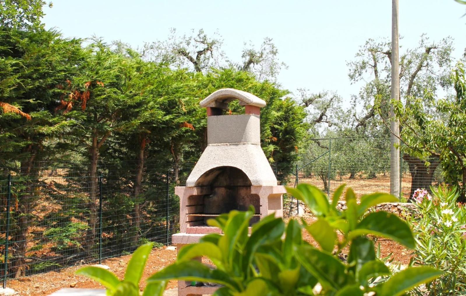 Trullo Degli Augelli Guest House San Michele Salentino Bagian luar foto