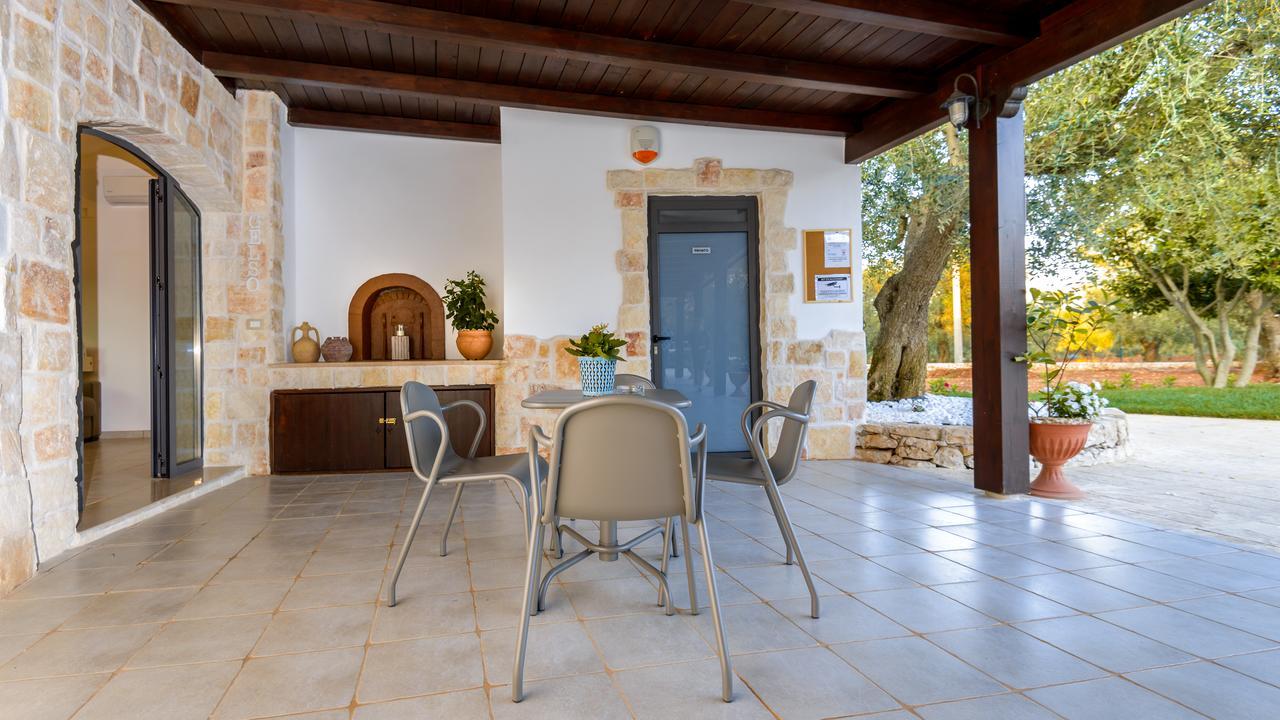 Trullo Degli Augelli Guest House San Michele Salentino Bagian luar foto