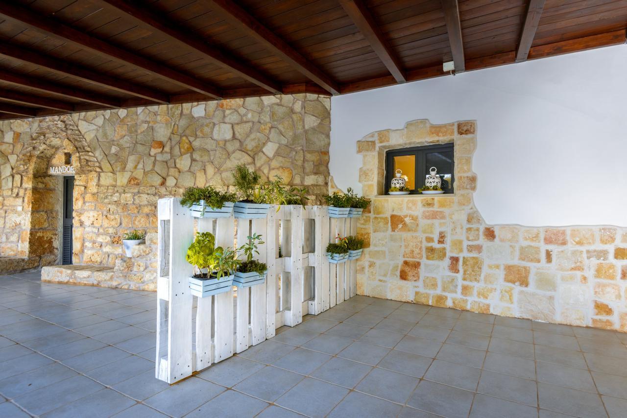 Trullo Degli Augelli Guest House San Michele Salentino Bagian luar foto