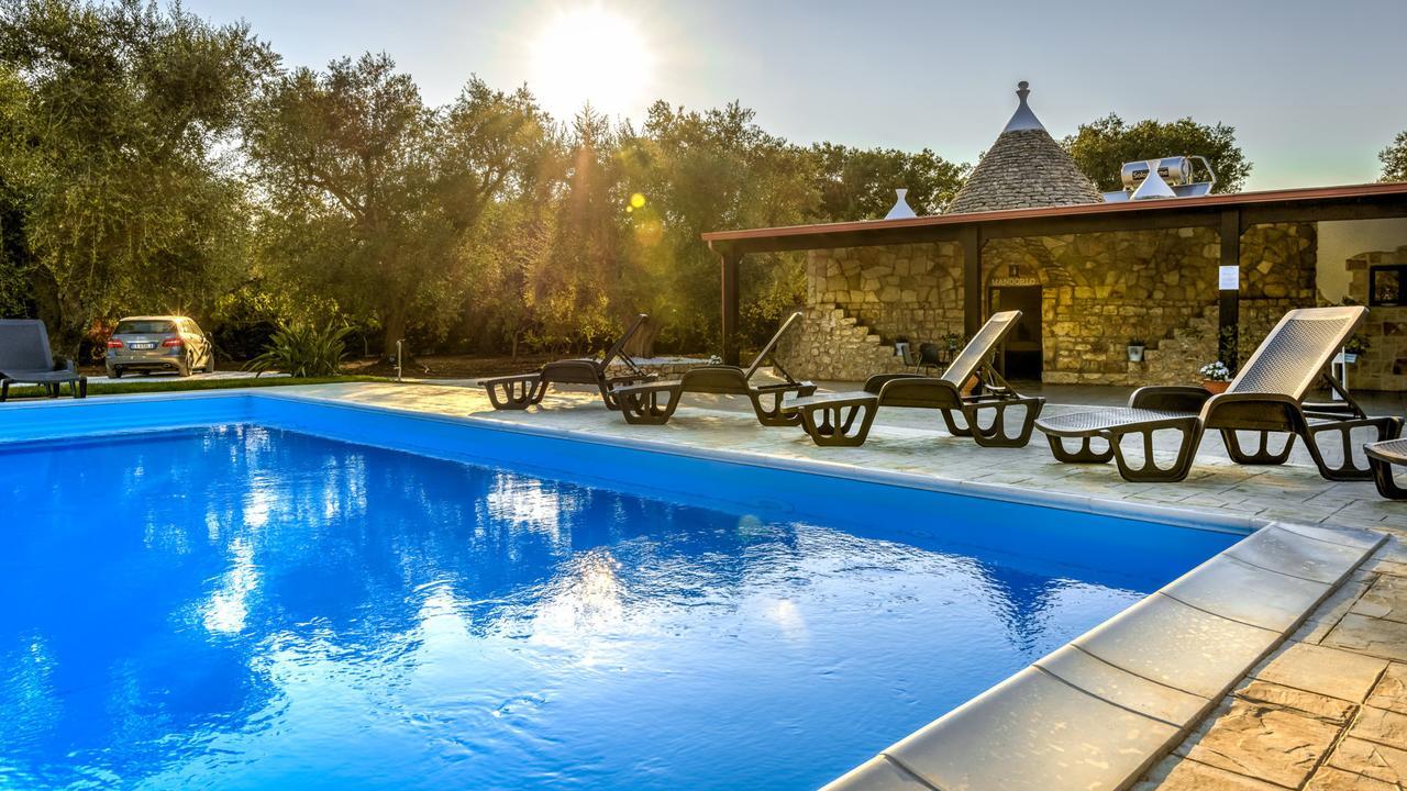 Trullo Degli Augelli Guest House San Michele Salentino Bagian luar foto